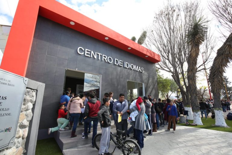 Todo un éxito el Centro de Idiomas; en solo un día se rebasó el cupo