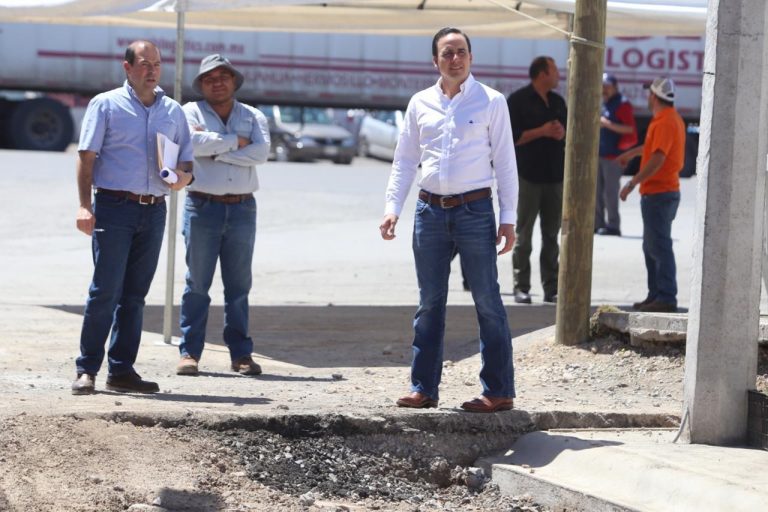 Supervisa alcalde obras y servicios públicos en las colonias de Saltillo