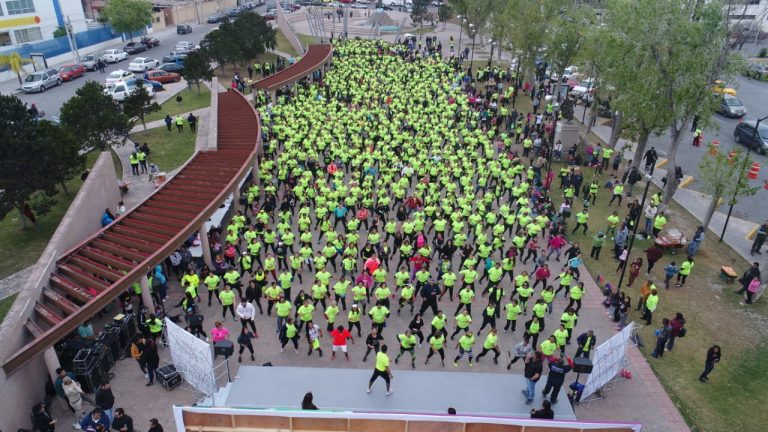 Bailotón de las Mujeres activa a miles en Saltillo