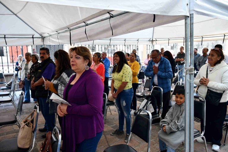 Celebran misa presencial en catedral pese a suspensión ordenada por la Diócesis