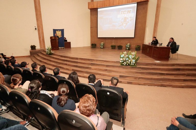 Presenta Director del ICH segundo informe de actividades