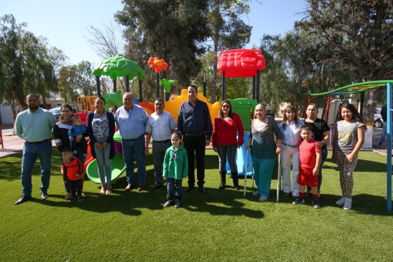 Alcalde Chema Morales entrega plaza en colonia Año de Juárez; es la número diecisiete