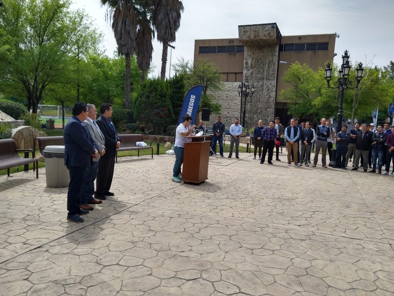 Guardan alumnos del ITESM un minuto de silencio en memoria de mujeres silenciadas