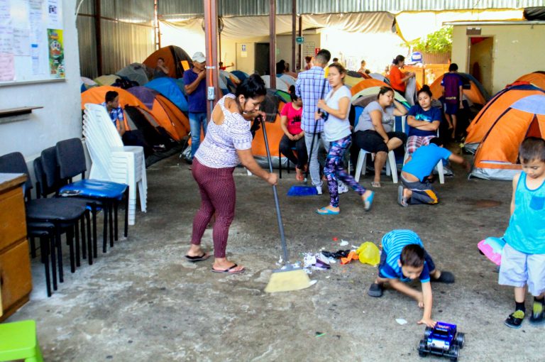 Migrantes quedan desamparados ante miedo a coronavirus