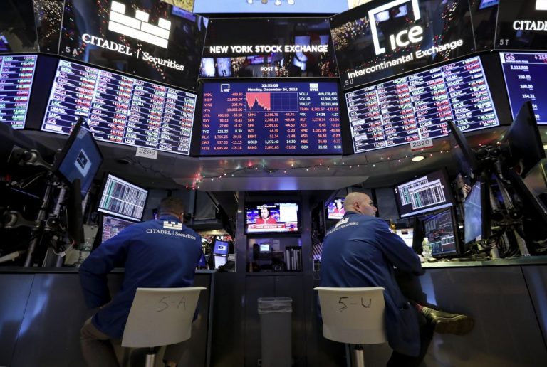 Paro de emergencia en Wall Street tras desplome del mercado