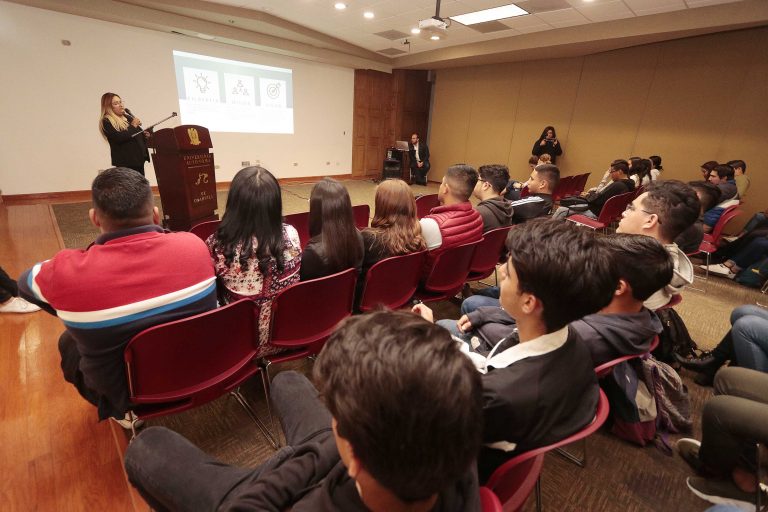 Realizan en UA de C el evento “MABE en tu Escuela”