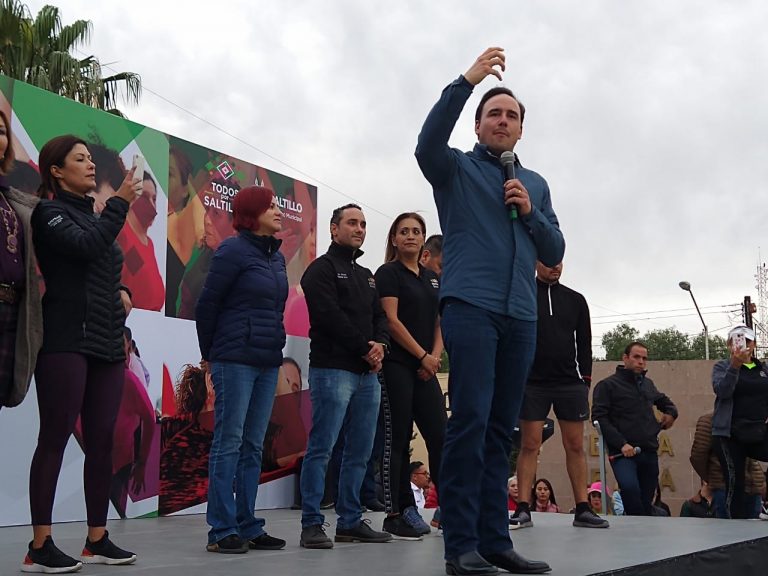 Refrenda Manolo compromiso con las mujeres de Saltillo