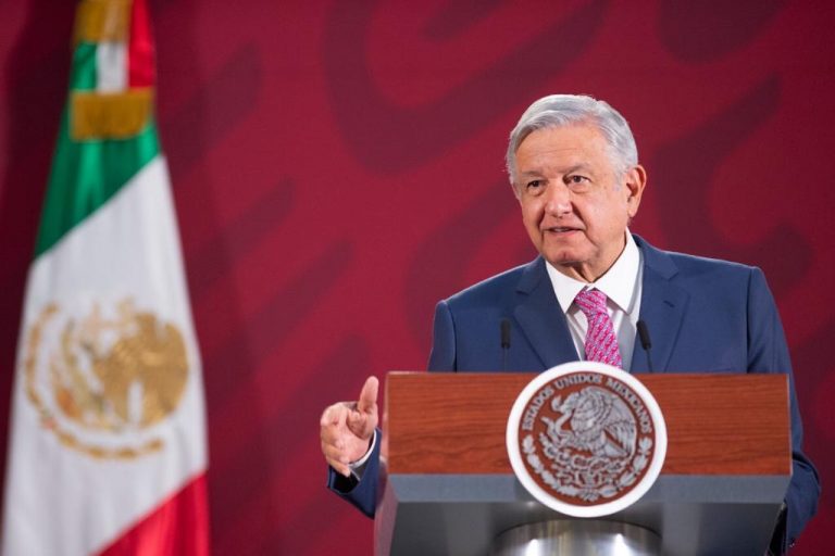 Se desploma la confianza ciudadana en López Obrador