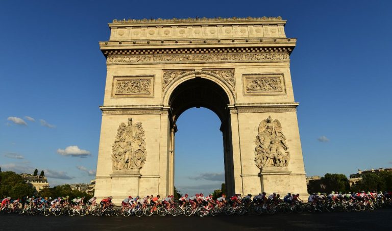 Tour de Francia se resiste a ceder ante el Covid-19