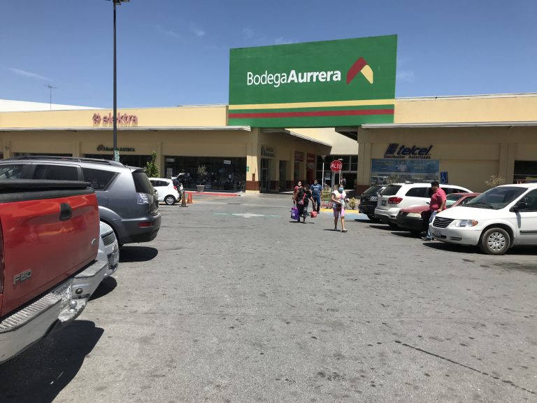 Baja más del 60% afluencia de personas en plazas comerciales de Ramos Arizpe