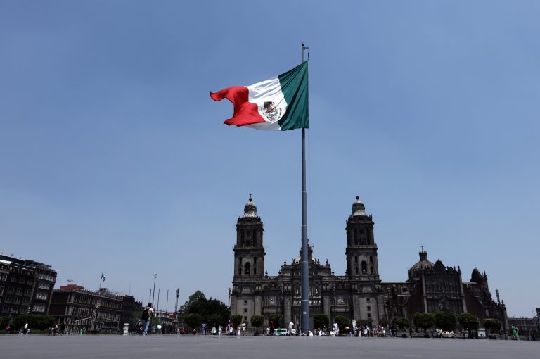 El PIB de México se contrae 2.4% en el primer trimestre, la peor caída en 11 años