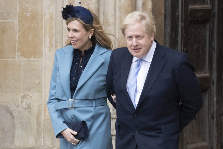 Boris Johnson y su pareja Carrie Symonds anuncian el nacimiento de su hijo