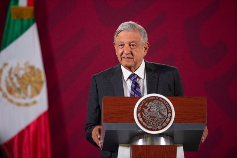 Anuncia AMLO un millón de créditos más a pequeñas empresas