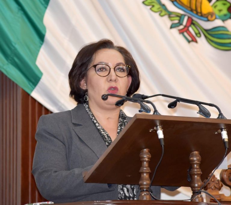 Piden se reconozca a mujeres y hombres del Sector Salud en Muro de Honor del Congreso