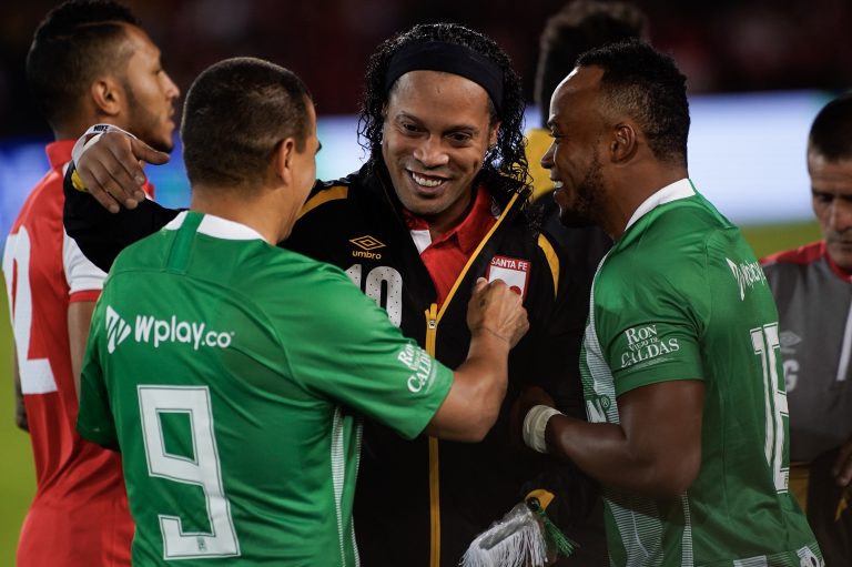 ¡Ronaldinho y su hermano salen de la cárcel en Paraguay!