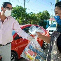 Chema Morales entrega a habitantes de Escorial I y II mil paquetes alimenticios 1