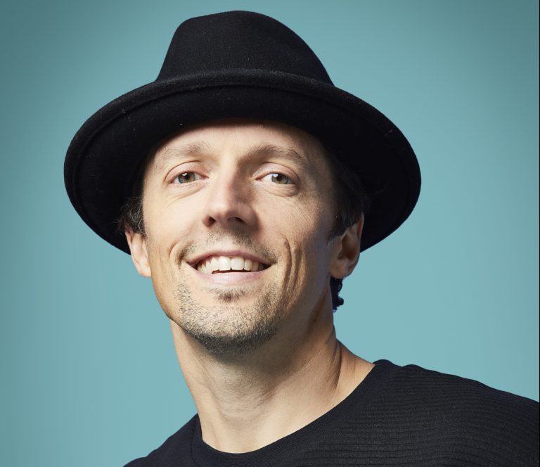 El cantante Jason Mraz lanza su nuevo sencillo «Wise Woman»