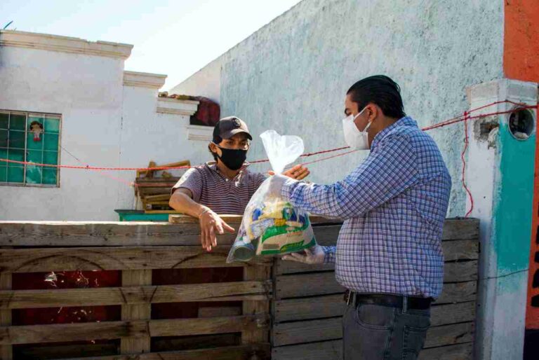 Llegan apoyos a Villa de Santa María