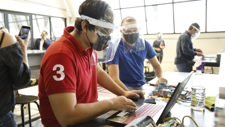 Reinicia UTT prácticas de alumnos en talleres y laboratorios