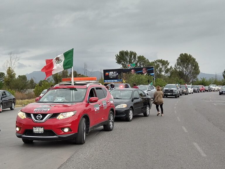 Realizan tercera caravana móvil en Saltillo para exigir renuncia de AMLO