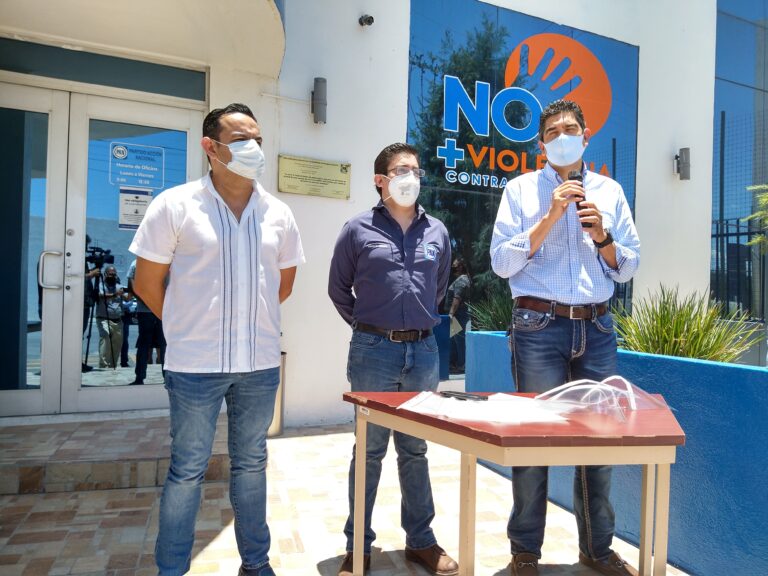 Grave pretenda AMLO con “cajas chinas” desviar atención de crisis en su gobierno; señala Chuy de León