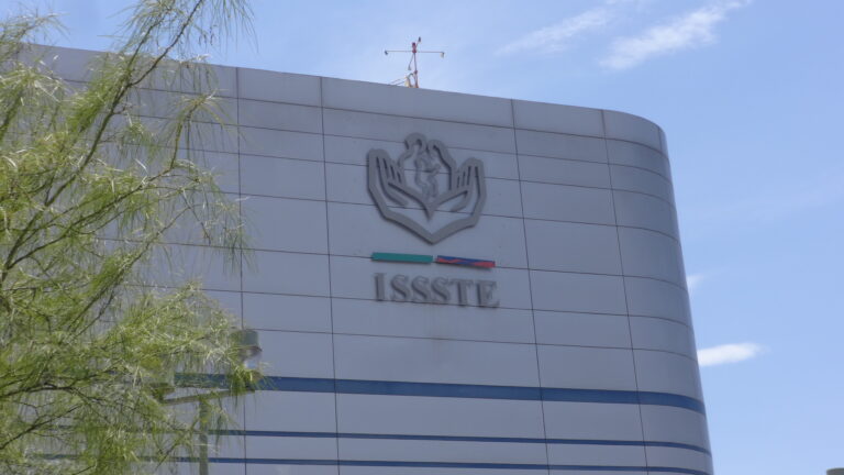 Acusan contratos corruptos del ISSSTE por $88 mil millones