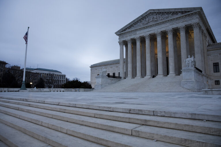 La Corte Suprema de Estados Unidos bloquea el intento de Trump de poner fin al programa DACA