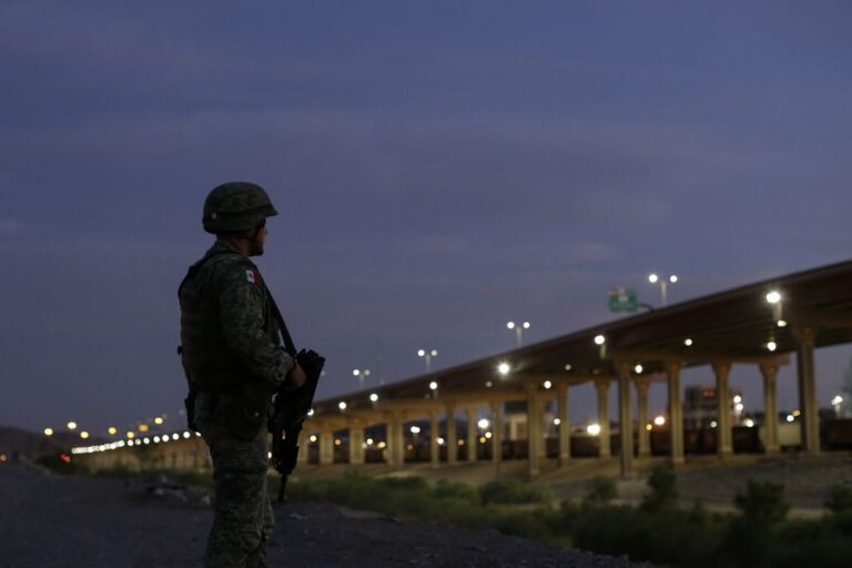 México y Estados Unidos extienden, 30 días más, restricciones de tránsito en la frontera