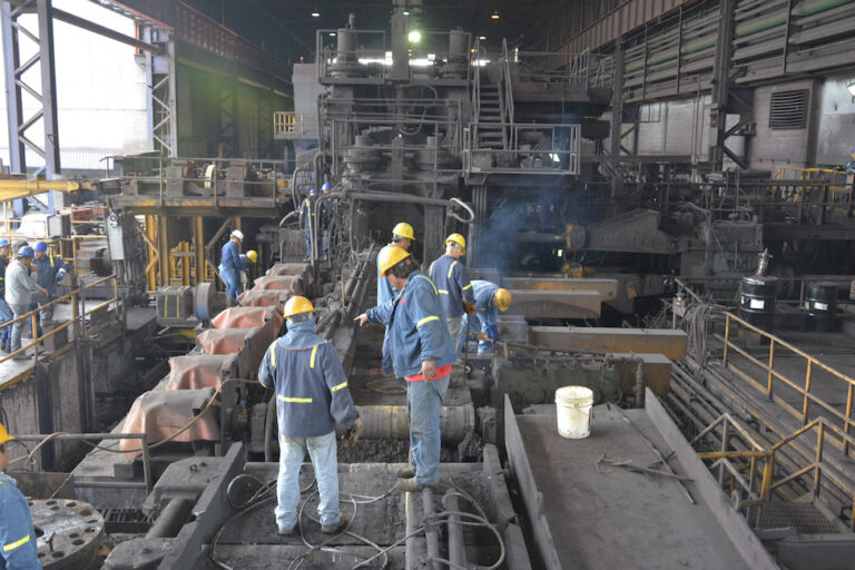 Ofrece INFONAVIT apoyo a trabajadores de AHMSA para conservar sus viviendas