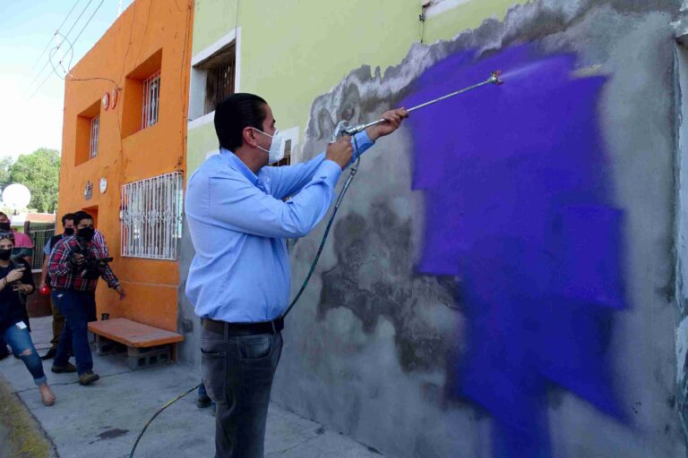 Lleva Chema Morales programa “Enchúlame la Casa” a La Esmeralda