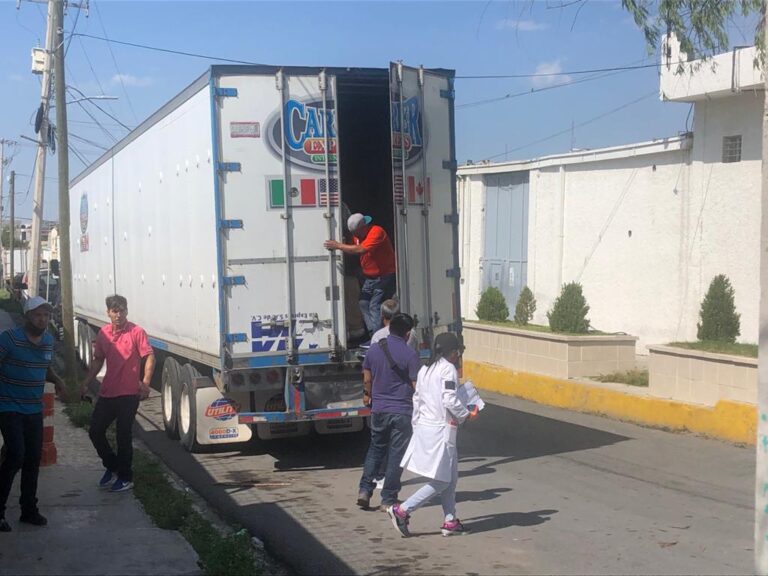 Decomisa Guardia Nacional pacas de ropa pirata