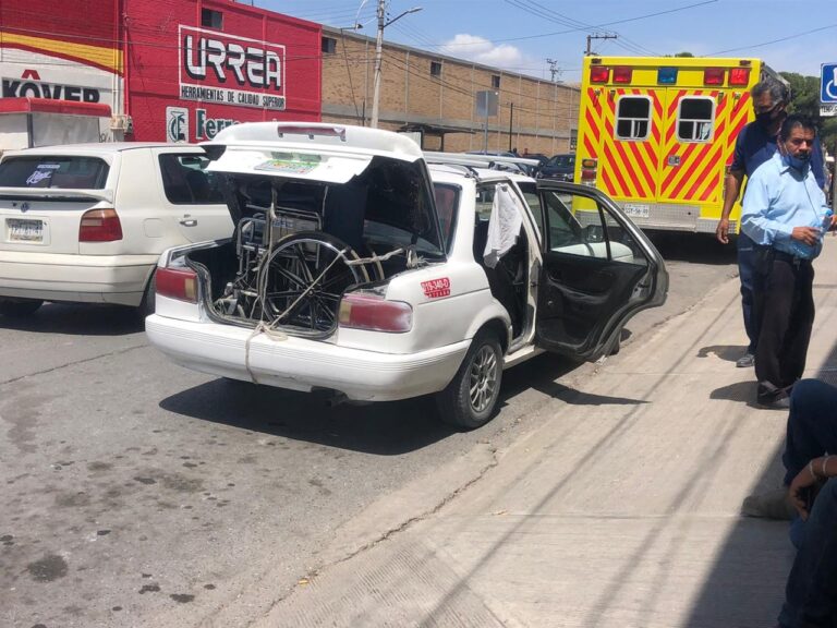 Muere a bordo de taxi camino al hospital