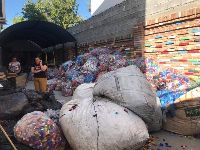 Replanteará Niños con Leucemia campaña de recolección de tapas; ante instalación de “corazones” para otros fines