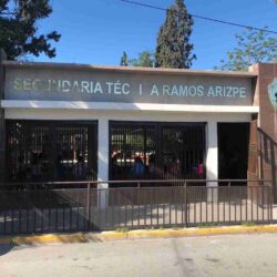 Inicia Secundaria Técnica Ramos Arizpe entrega de libros de texto gratuitos y recepción de papelería 4[5]