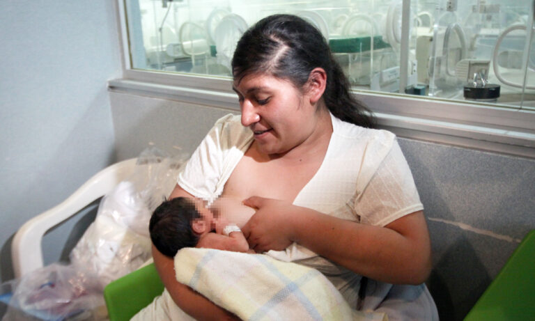 Alimentación balanceada y hábitos saludables contribuyen al éxito de la lactancia materna