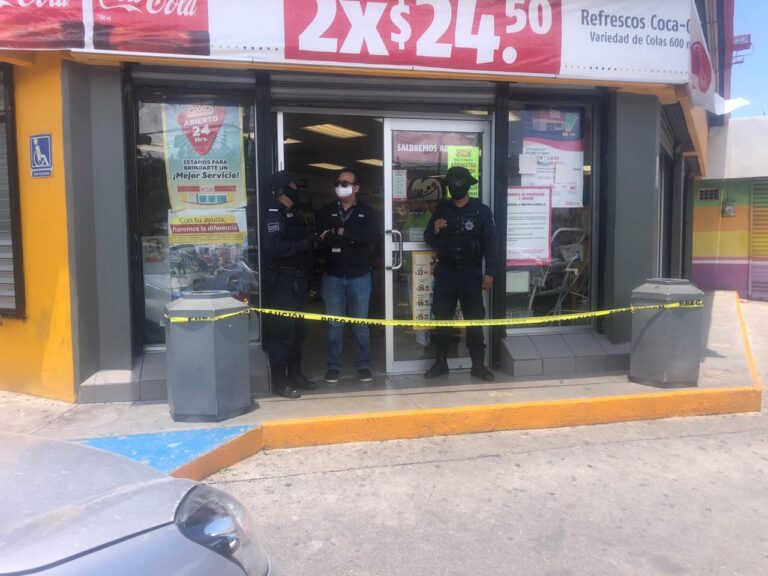 Muerte lo sorprende en el Oxxo