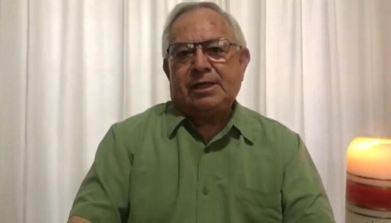 Padre Pachicano ya no está sedado; lo reportan estable