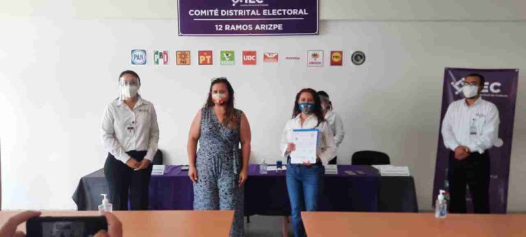 Presenta Mayra Verastegui su registro como precandidata a diputada local en Coahuila