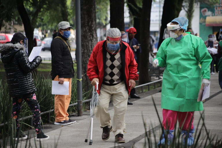 Un minuto de silencio diario, la iniciativa de AMLO para honrar a víctimas de pandemia