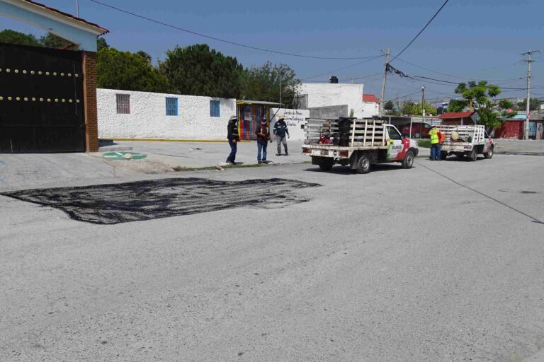 Comienzan trabajos de bacheo en colonias del oriente, poniente y zona centro de Ramos Arizpe