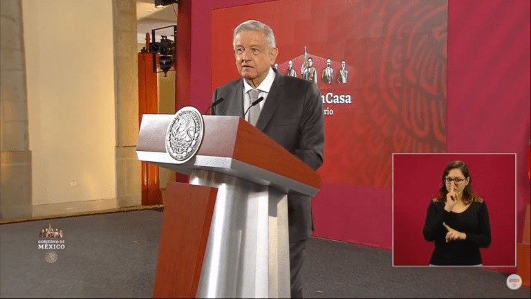 AMLO responde a intelectuales: deberían ofrecer disculpas