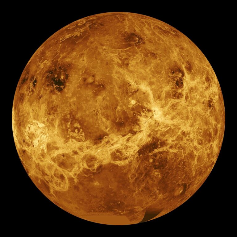 Hallan en las nubes de Venus un gas que podría indicar presencia de vida