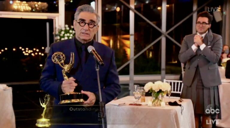 Series «Succession» y «Schitt’s Creek» ganan principales premios en 72ª edición Emmy