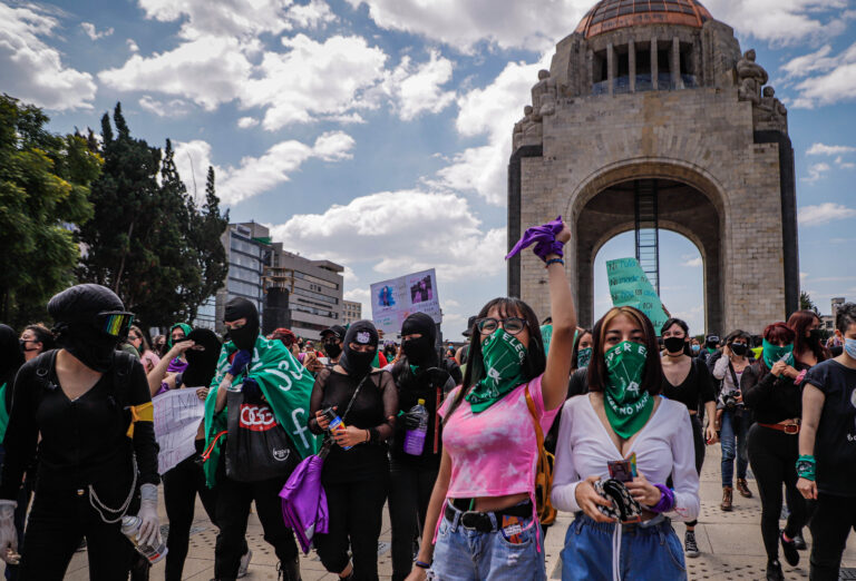 Son actos de provocación de no muchas personas: AMLO, tras protestas feministas