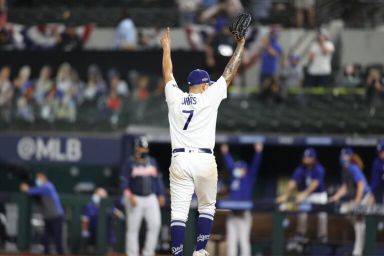 ¡Histórico! Con triunfo del mexicano Julio Urías, los Dodgers van a la Serie Mundial vs. Rays