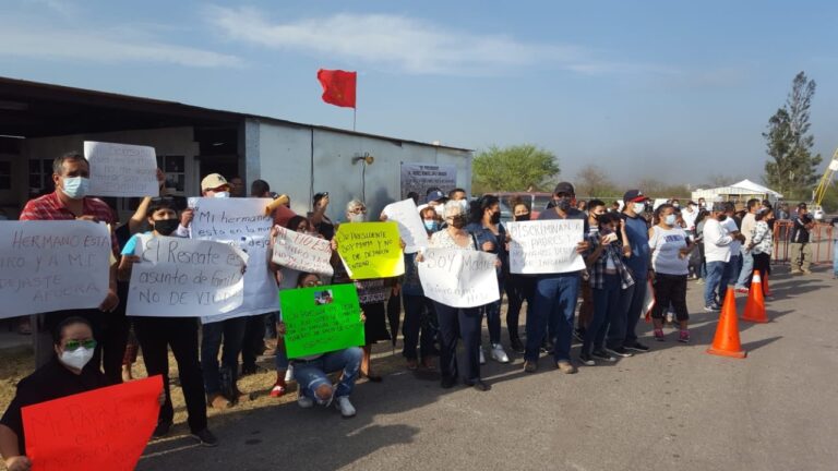 En evento de AMLO en Pasta de Conchos ¡No dejan entrar a familiares de mineros fallecidos!