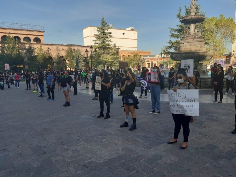 ¡Nos falta Claudia, que caiga con fuerza el feminicida! Se manifiestan pidiendo justicia