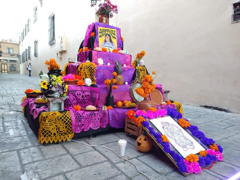 Recuerdan con altar a víctimas de feminicidio en lo que va de 2020 en Coahuila