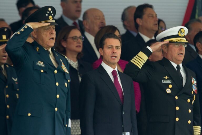 El Chapo entregó a Cienfuegos, y puso en la mira a Peña Nieto