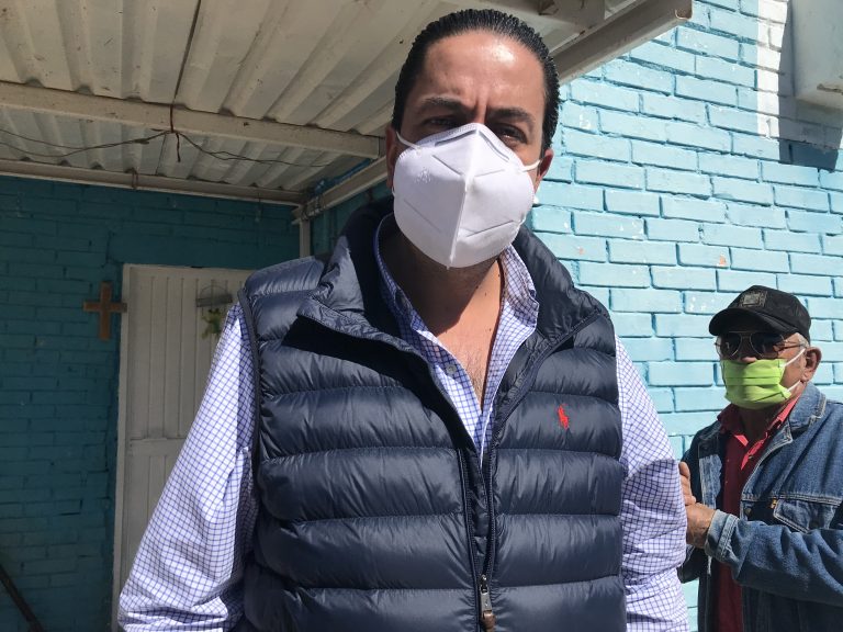 Chema Morales instruye a Seguridad Pública municipal instalar filtro sanitario en Paredón; panteón permanecerá cerrado